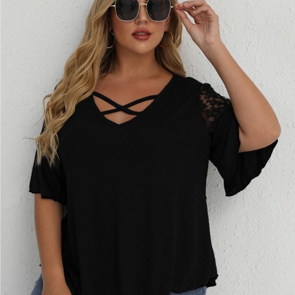 Black top with lace sleeve detail size 2x